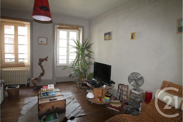 Appartement F2 à louer - 2 pièces - 74.22 m2 - GANNAT - 03 - AUVERGNE - Century 21 Lefèbvre Immobilier